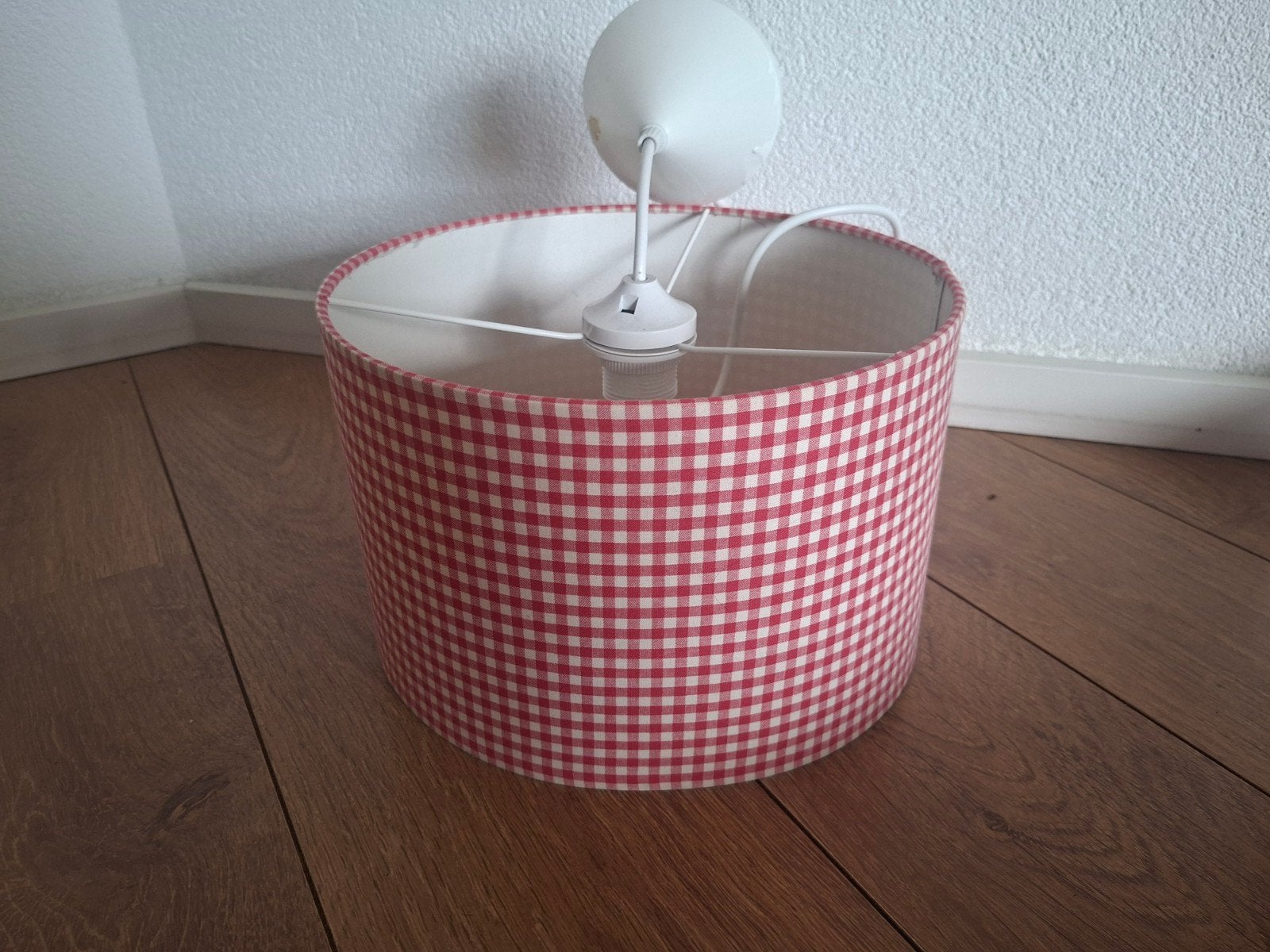 Leuke rode geruite lampenkap, Ophalen of Verzenden, Zo goed als nieuw, Wit, Rond
