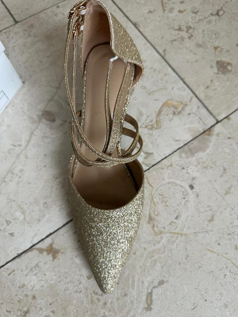 Gouden glitter hakken met bandjes, Kleding | Dames, Schoenen, Ophalen, Zo goed als nieuw, Overige kleuren, Pumps