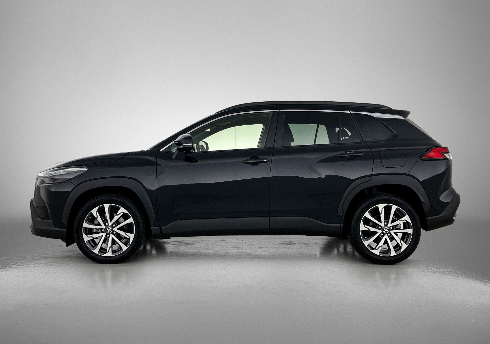 Toyota Corolla Cross Hybrid 140 Style | BTW voertuig | Dodeh, Auto's, Toyota, Stof, Gebruikt, Zwart, Origineel Nederlands