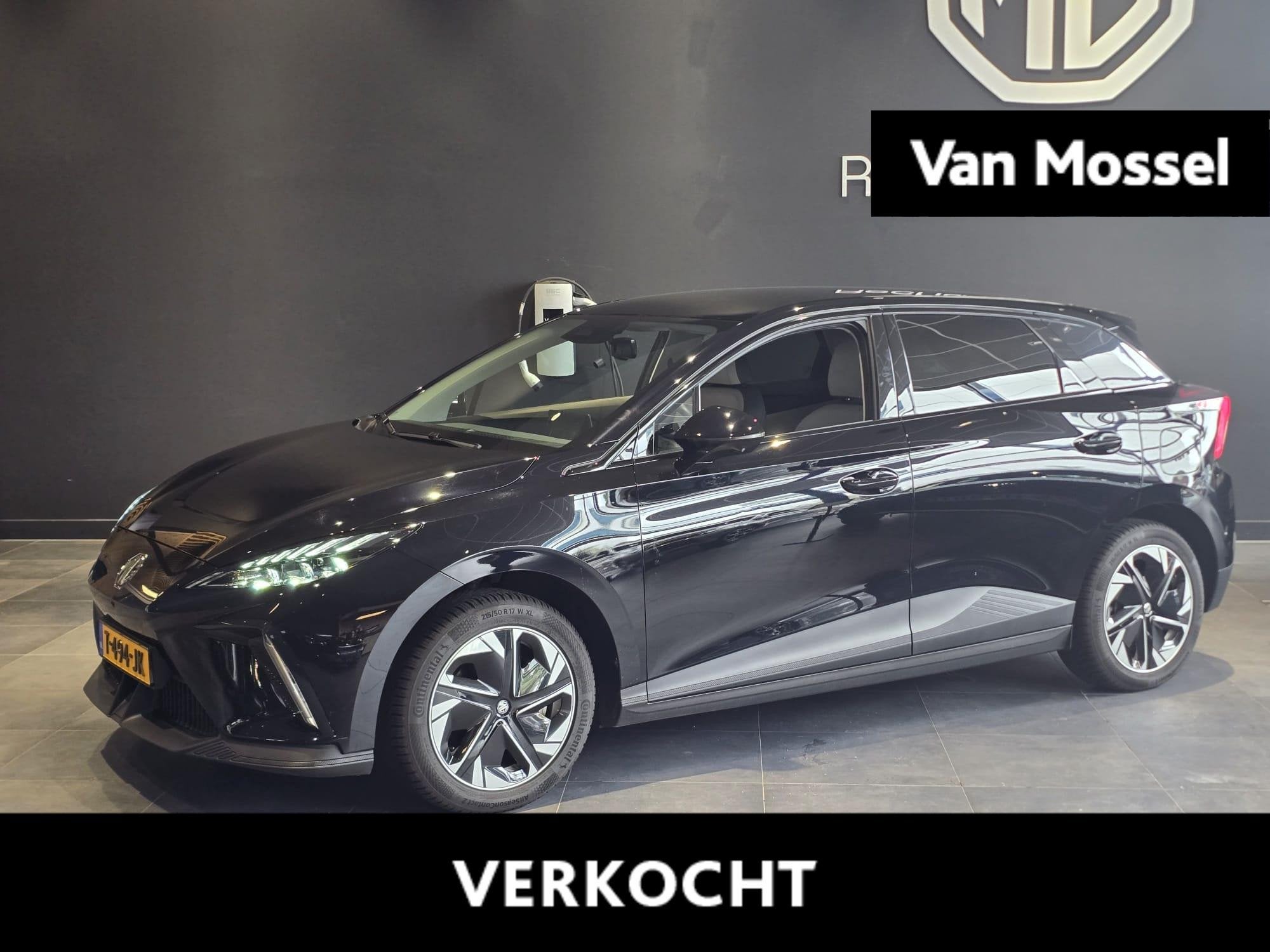 MG 4 Luxury Long Range 64 kWh | Licht interieur | Stoel + st, Auto's, Automaat, 12 maanden, Gebruikt, Origineel Nederlands