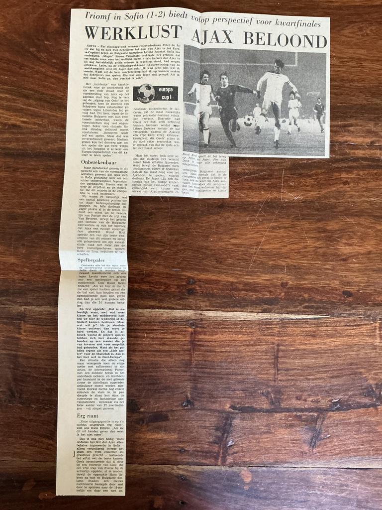 Voetbal krantenartikel Levski Ajax oktober 1977 Krol, Ophalen of Verzenden, Knipsel(s)