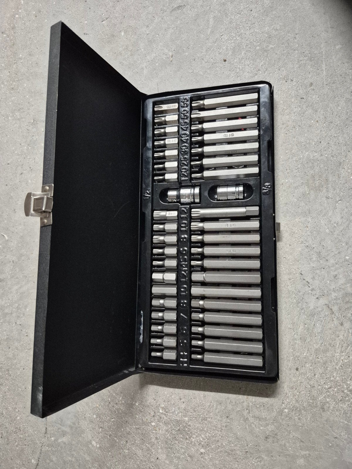 Uitgebreide Bitset in Metalen Koffer, Ophalen of Verzenden, Zo goed als nieuw, Bitset
