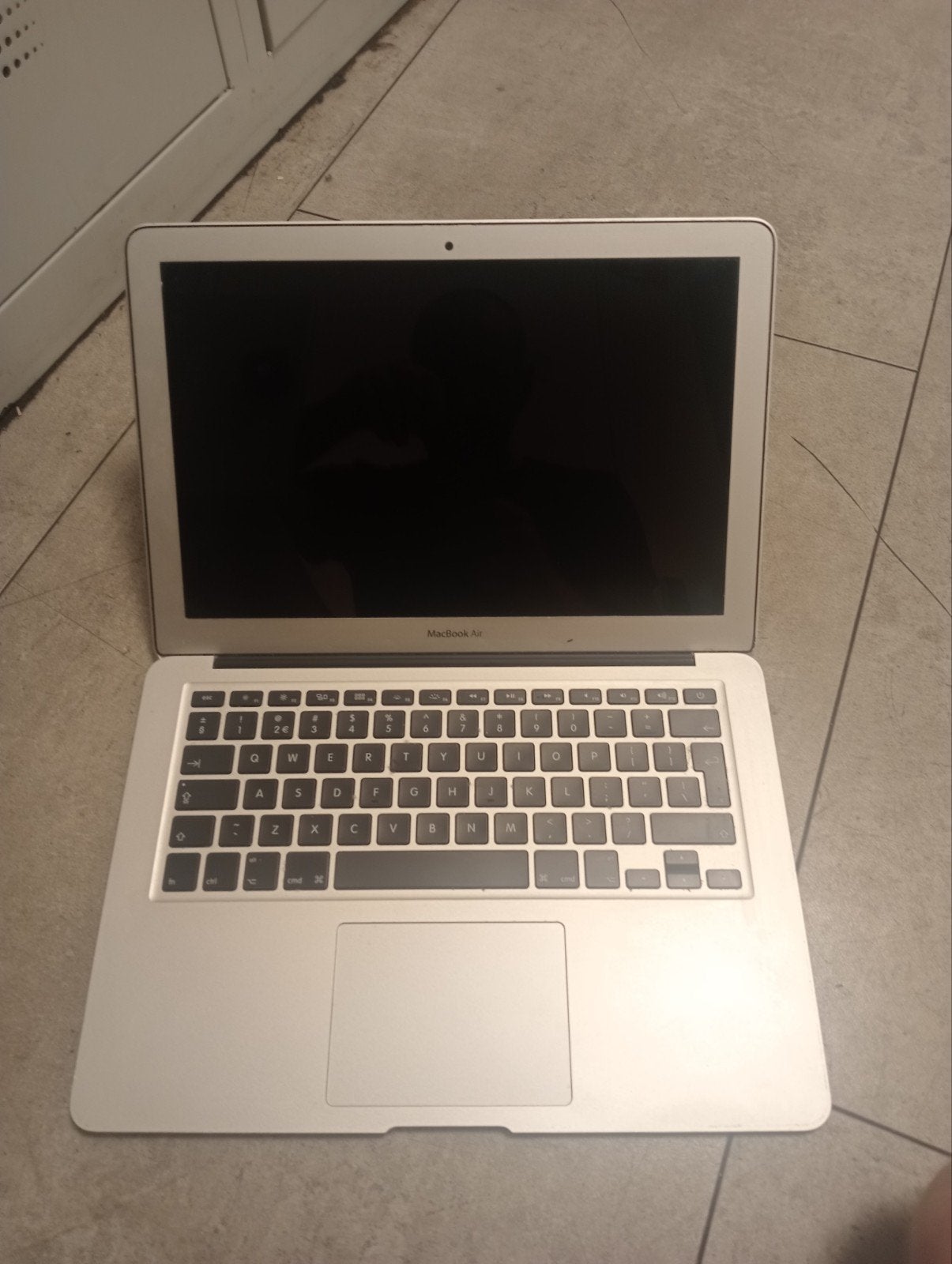 MacBook Air - Werkend, onbekende specificaties, Computers en Software, Gebruikt, Qwerty, 13 inch, Ophalen of Verzenden