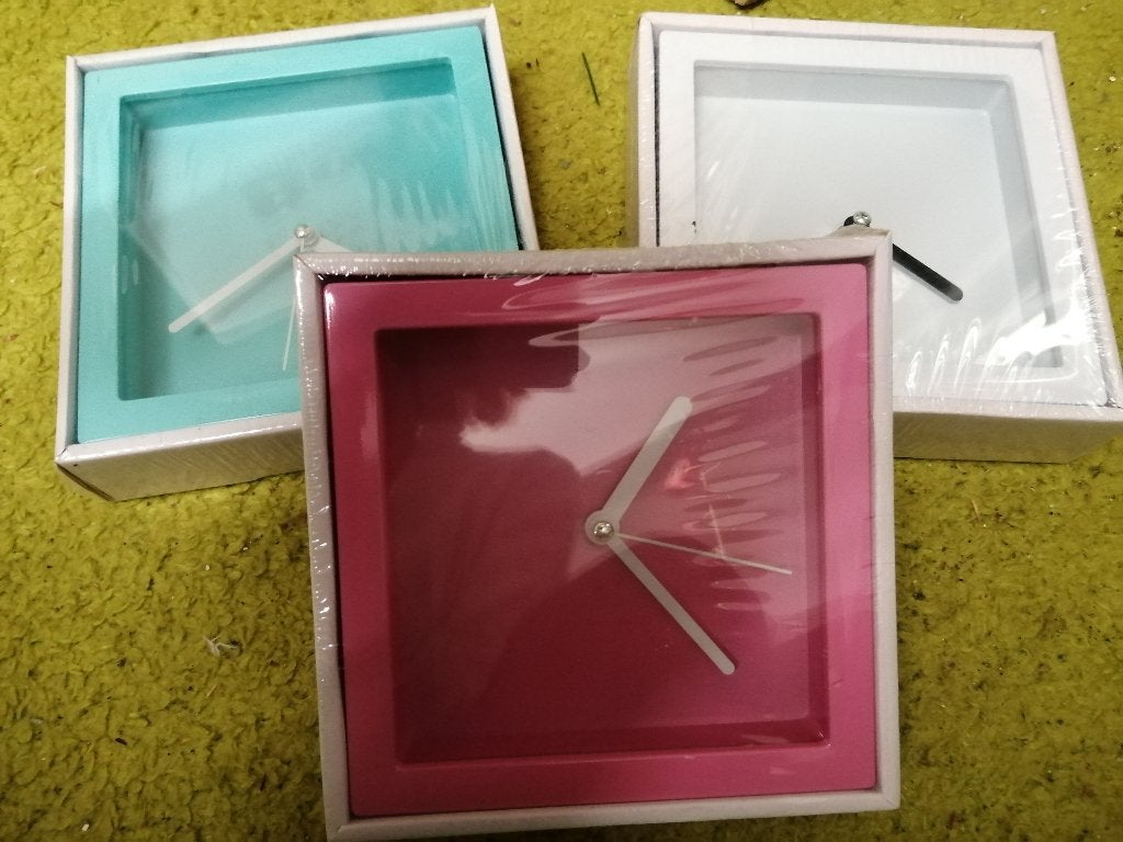 kunststof klokje nieuw in verpakking € 3,50, Ophalen of Verzenden, Nieuw, Wandklok