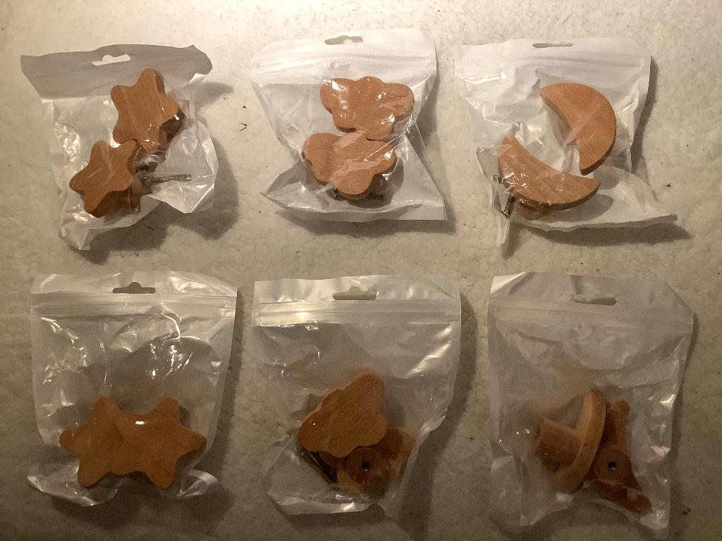 12 houten knopjes greepjes kinderkamer, maan, wolkje en ster, Ophalen, 1 of 2 laden, Nieuw, 50 tot 100 cm