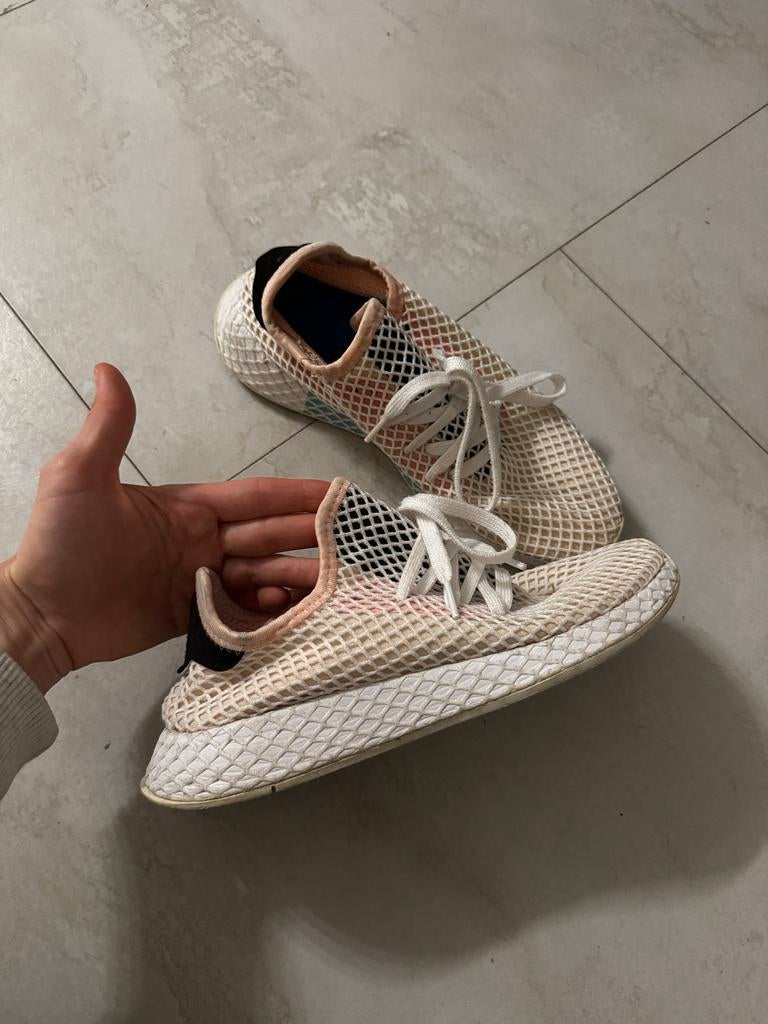 Adidas Deerupt sneakers maat 38 - wit/beige met roze detail, Ophalen of Verzenden, Gedragen, Wit, Sneakers of Gympen