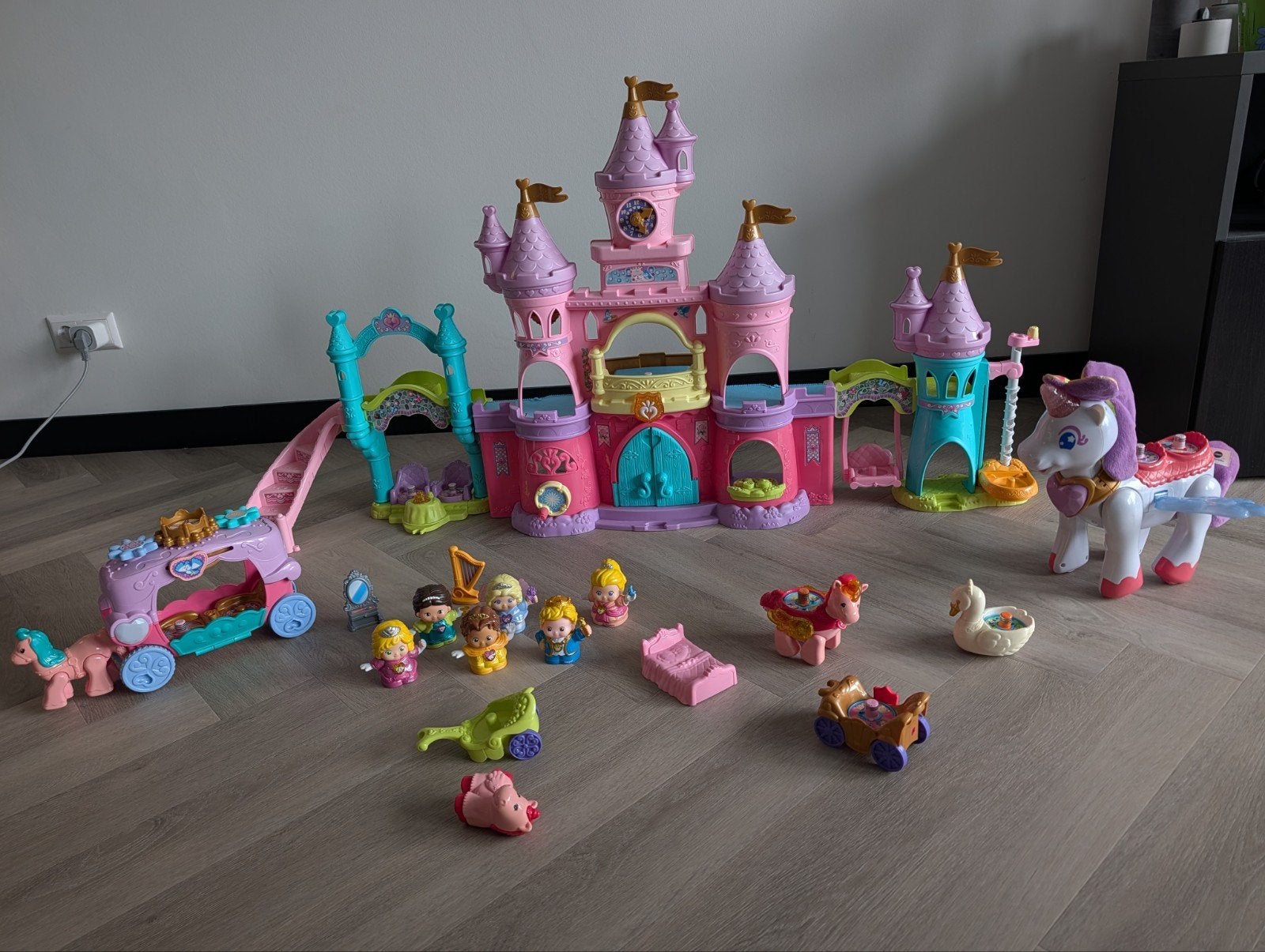 VTech vrolijke vriendjes - complete set, Ophalen, Gebruikt, Poppenhuis
