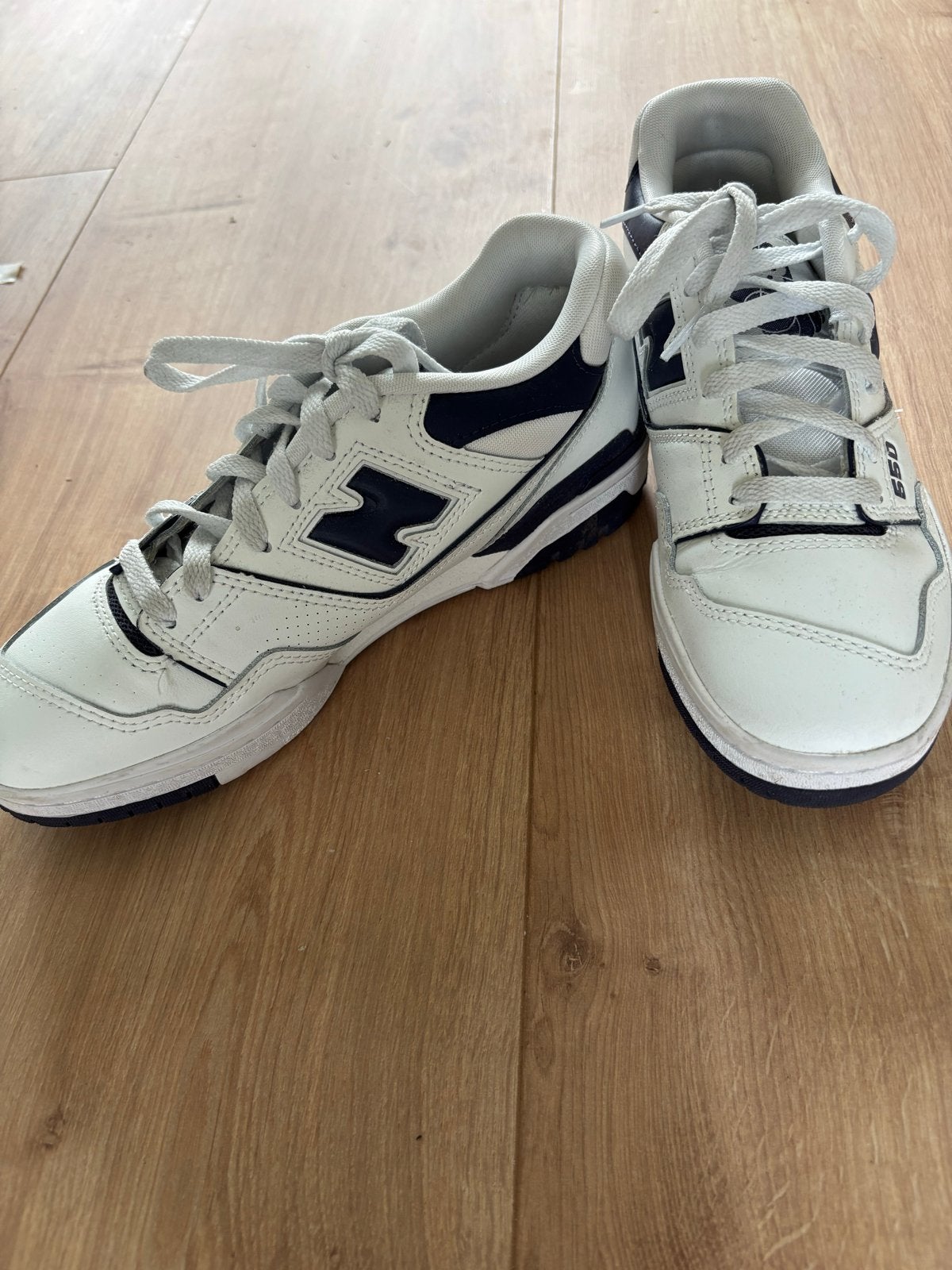 New Balance 550 Sneakers - Wit/Donkerblauw, Wit, Ophalen of Verzenden, Sneakers of Gympen, Zo goed als nieuw