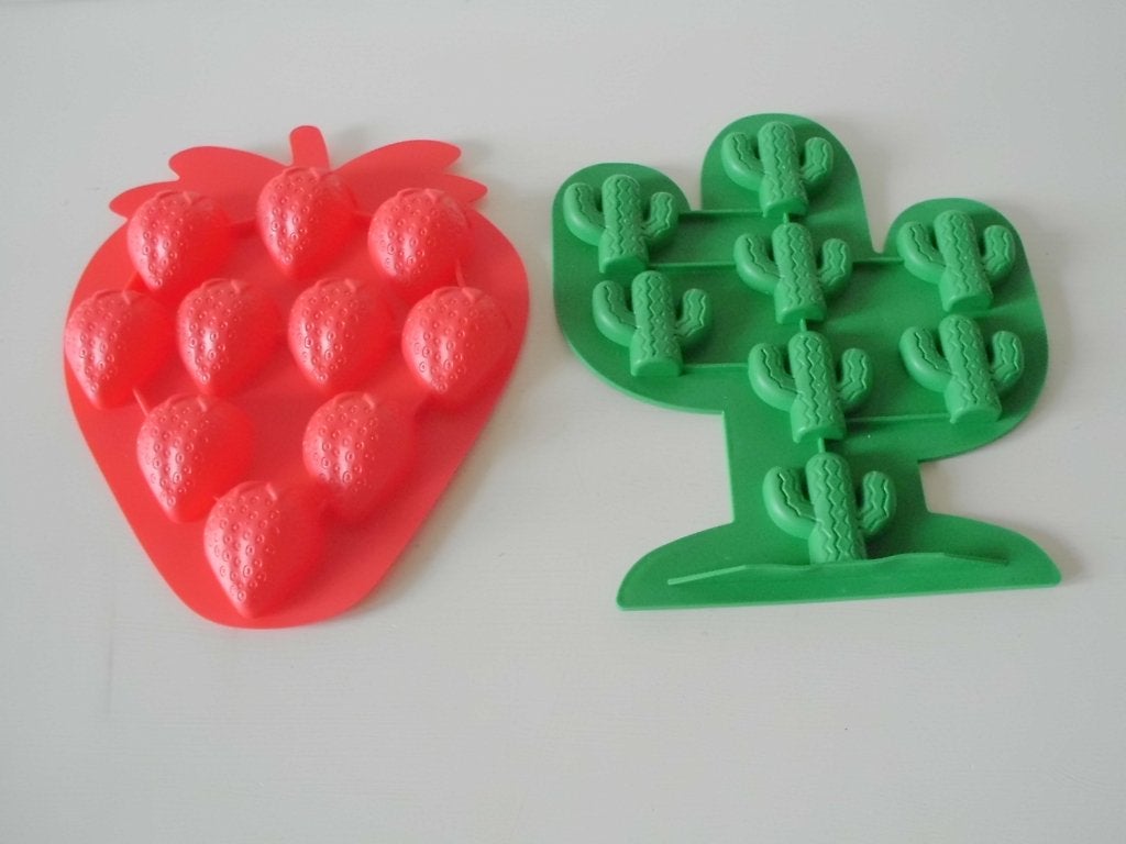 2 stuks flexibele ijsvormen aardbei, cactus voor in je limo!, Ophalen, Rood, Overige merken, Rubber/elastomeren