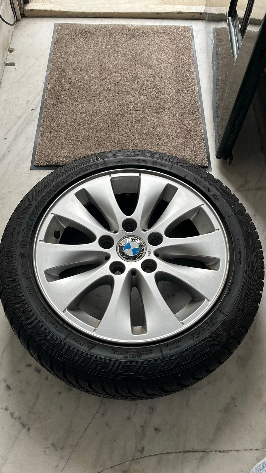 Set van 4 Goodyear winterbanden 185/60R16 voor BMW 1 Serie, Ophalen, Gebruikt, 16 inch, Band(en)
