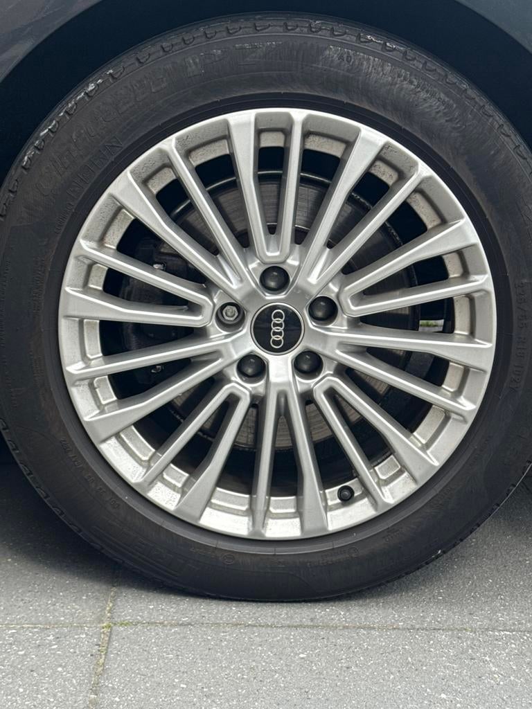 Originele Audi A6 Avant C8 18 inch velgenset, Auto-onderdelen, Banden en Velgen, Ophalen, 18 inch, Gebruikt, Banden en Velgen
