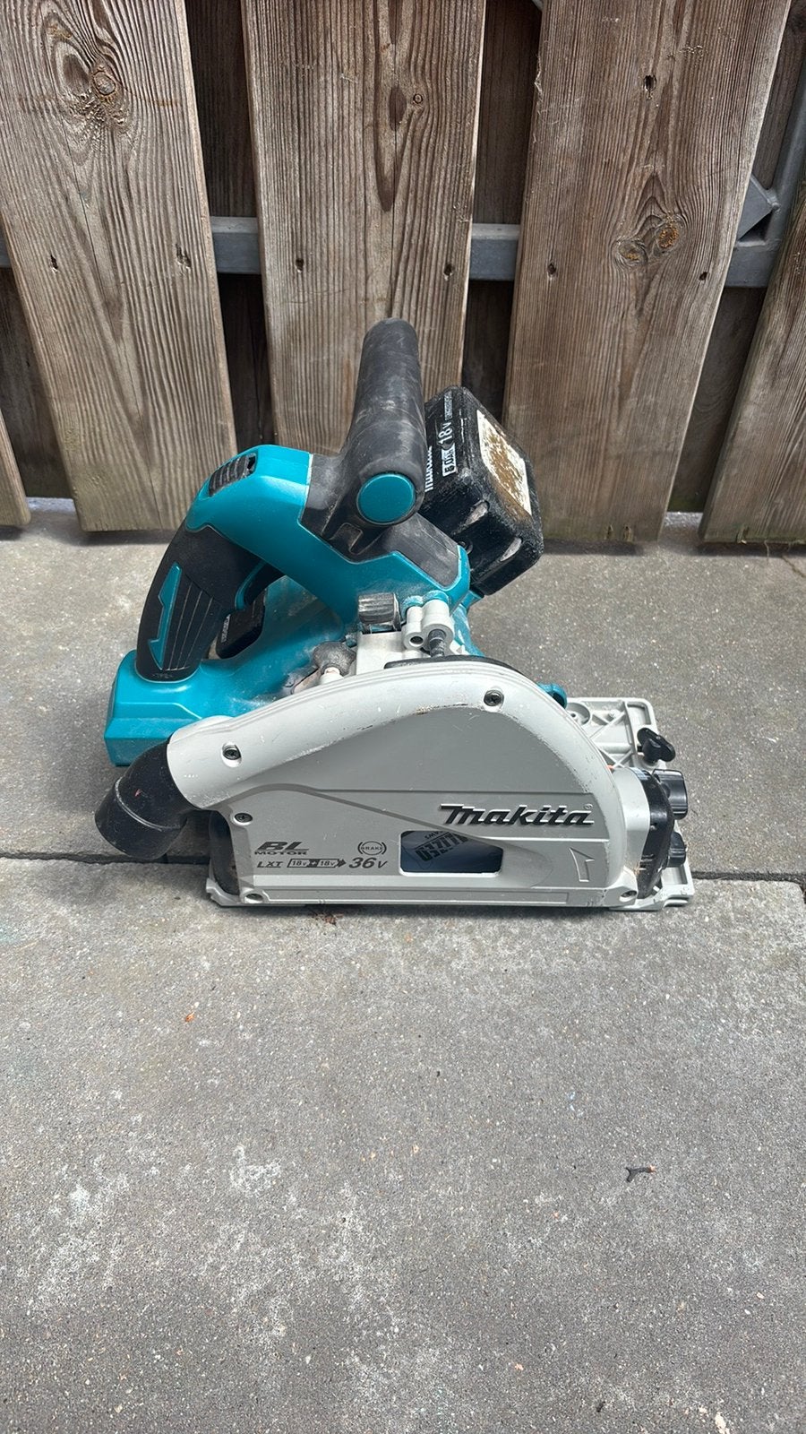 Makita 36v invalzaag DSP600 + accus, Ophalen, Zo goed als nieuw, Invalzaag, 30 tot 70 mm