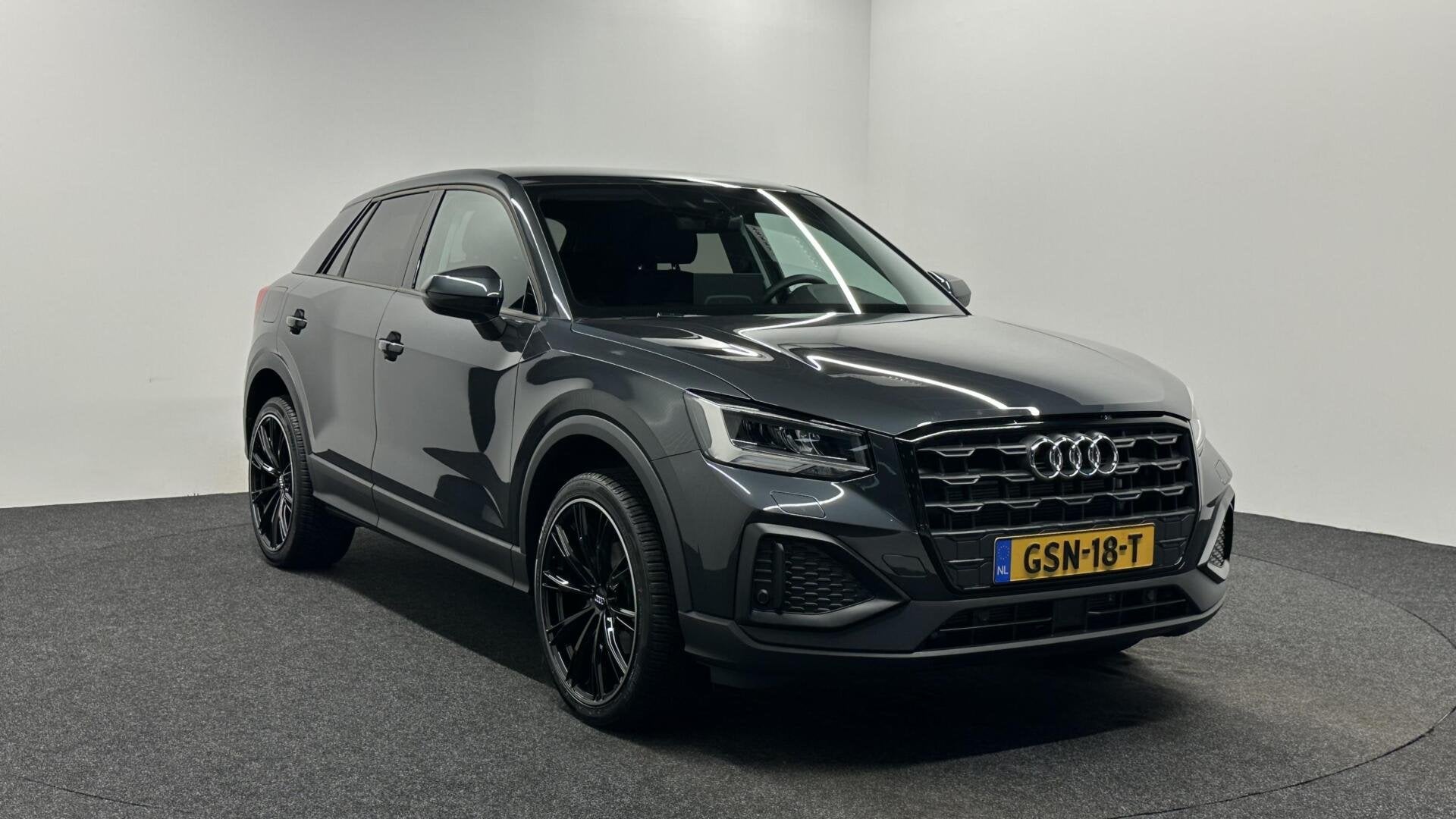 Audi Q2 35 TFSI Pro Line VIRTUAL CARPLAY ECC CRUISE 6900 KM., Auto's, Audi, Stof, 4 cilinders, Origineel Nederlands, Bedrijf