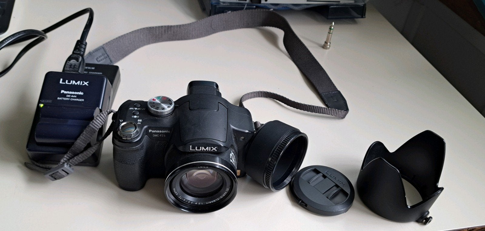 Panasonic Lumix DMC-FZ8 Bridgecamera met 12x optische zoom, 7 megapixels, Gebruikt, Panasonic, Lensdop