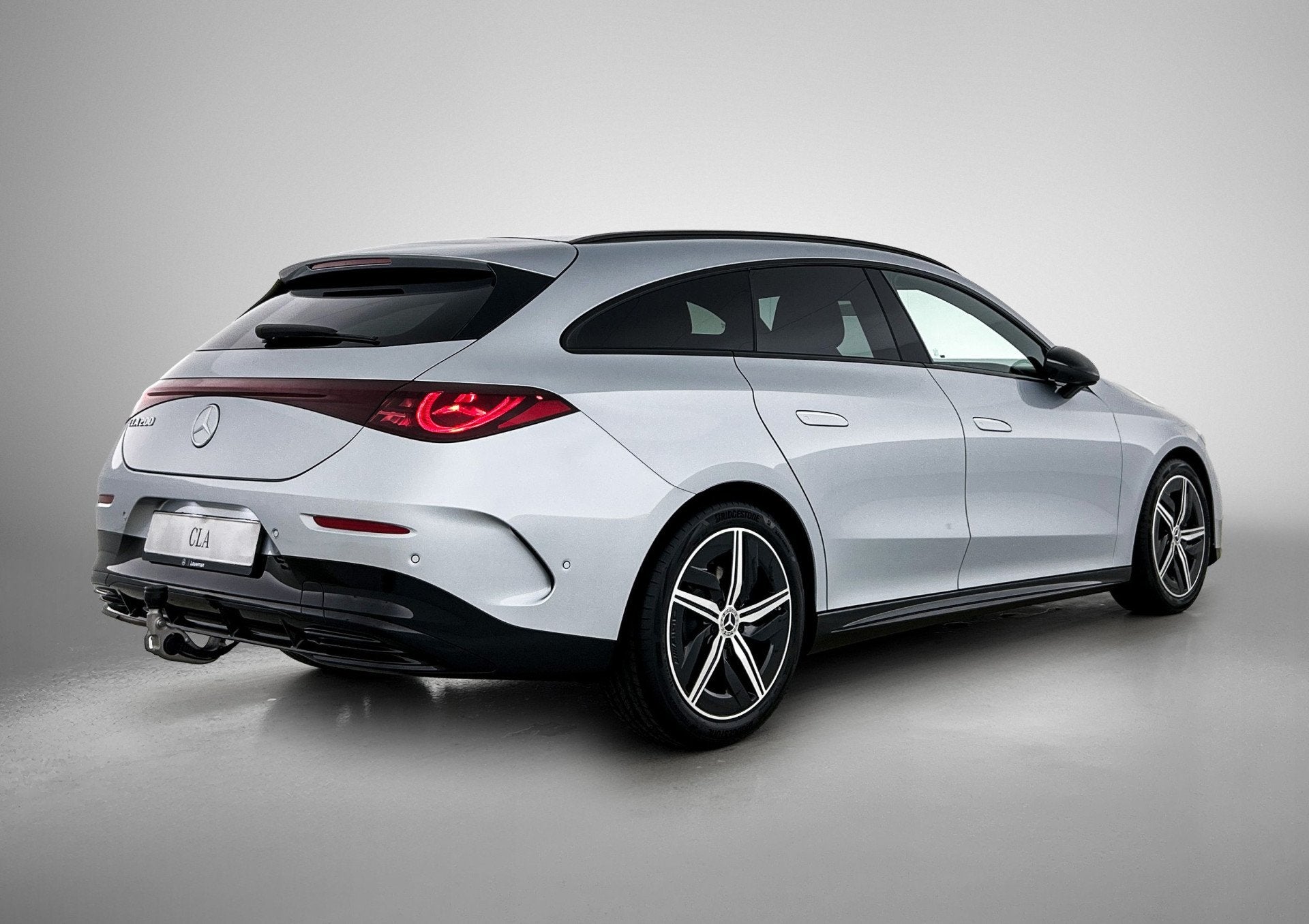 Mercedes-Benz CLA-Klasse Shooting Brake 200 Business Solutio, Automaat, CLA, Achterwielaandrijving, Zwart