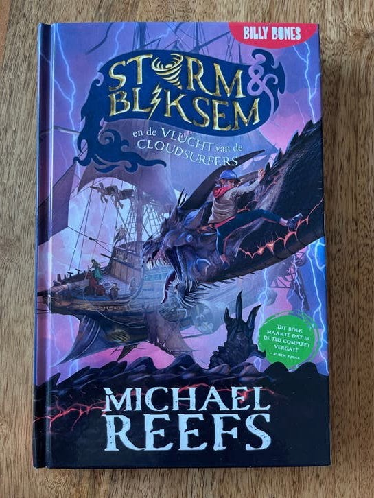Storm & Bliksem Boek 1 - Vlucht van de Cloudsurfers, Ophalen of Verzenden, Zo goed als nieuw, Fictie