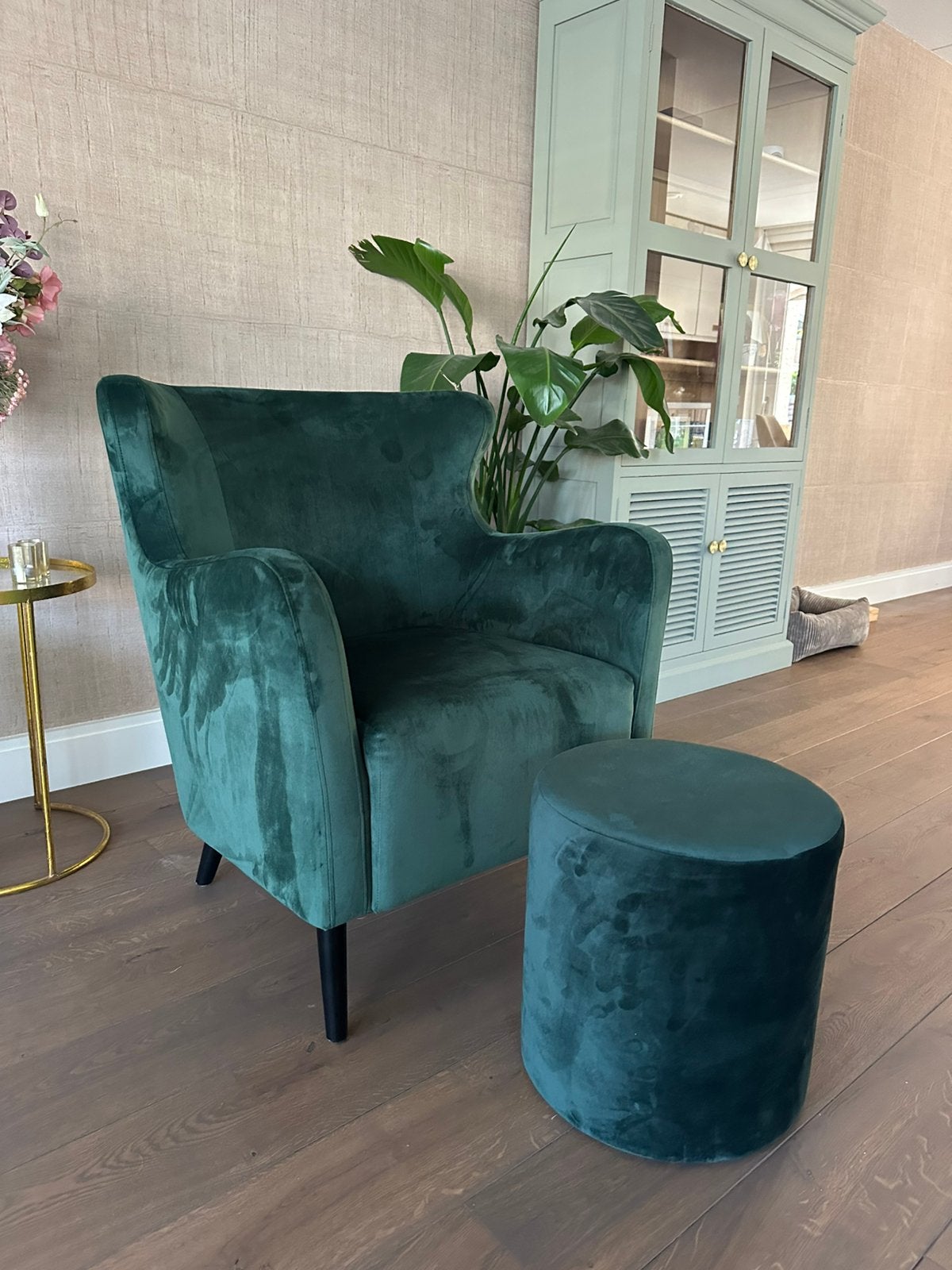 Gave groene velvet fauteuil met poef - bezorgen mogelijk, Huis en Inrichting, Ophalen, Zo goed als nieuw, Stof, 50 tot 75 cm