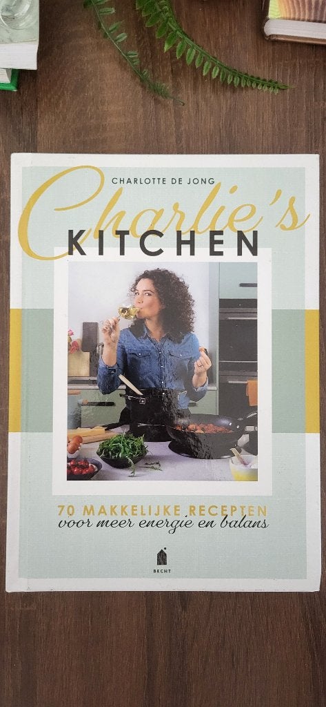 Charlie’s Kitchen – Charlotte de Jong | Kookboek, Charlotte de jong, Ophalen of Verzenden, Zo goed als nieuw, Europa