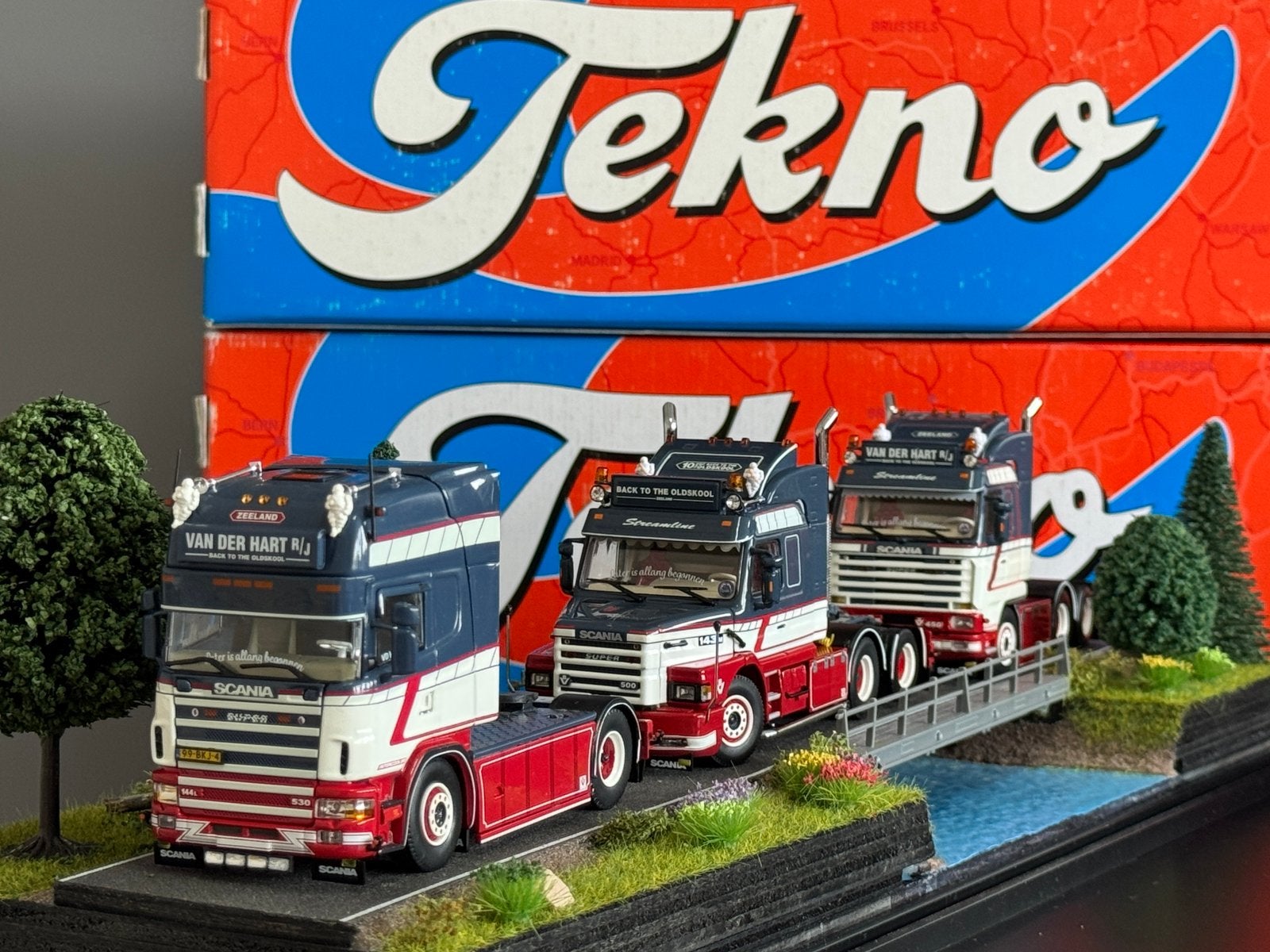 WSI/Tekno Van der hart Setje, Hobby en Vrije tijd, Modelauto's | 1:50, Ophalen of Verzenden, Zo goed als nieuw, Bus of Vrachtwagen
