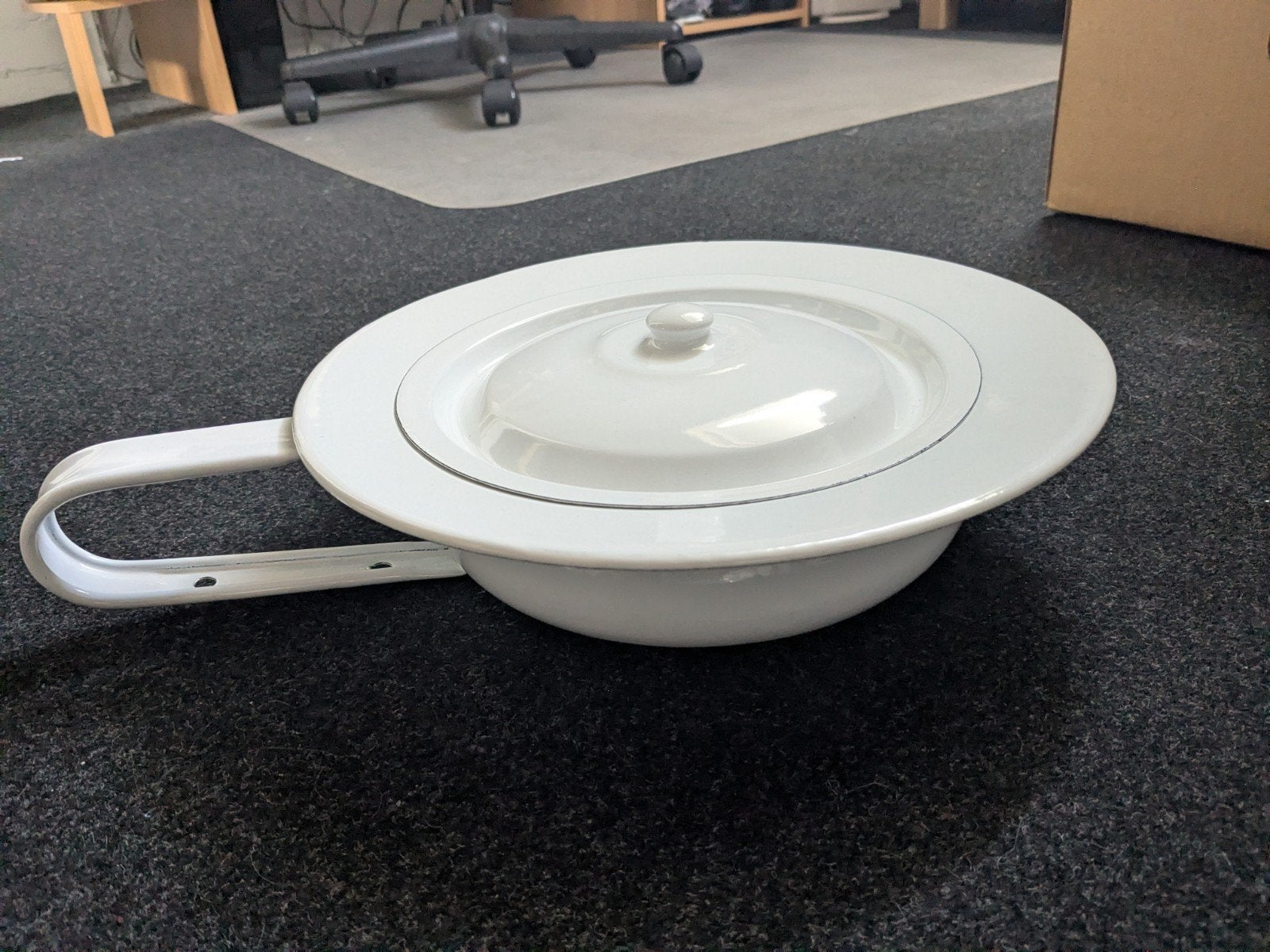 Vintage Witte Po, Bedpan met Deksel - Emaille, Antiek en Kunst, Ophalen of Verzenden