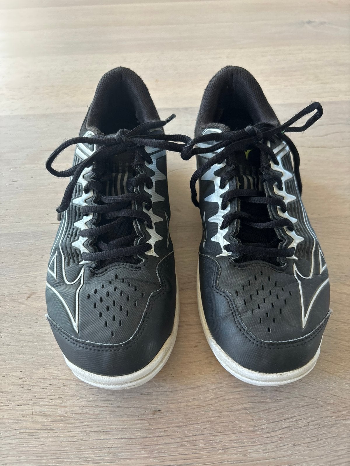 Mizuno Hockeyschoenen /korfbalschoenen (veld) maat 38, Ophalen of Verzenden, Gebruikt, Schoenen