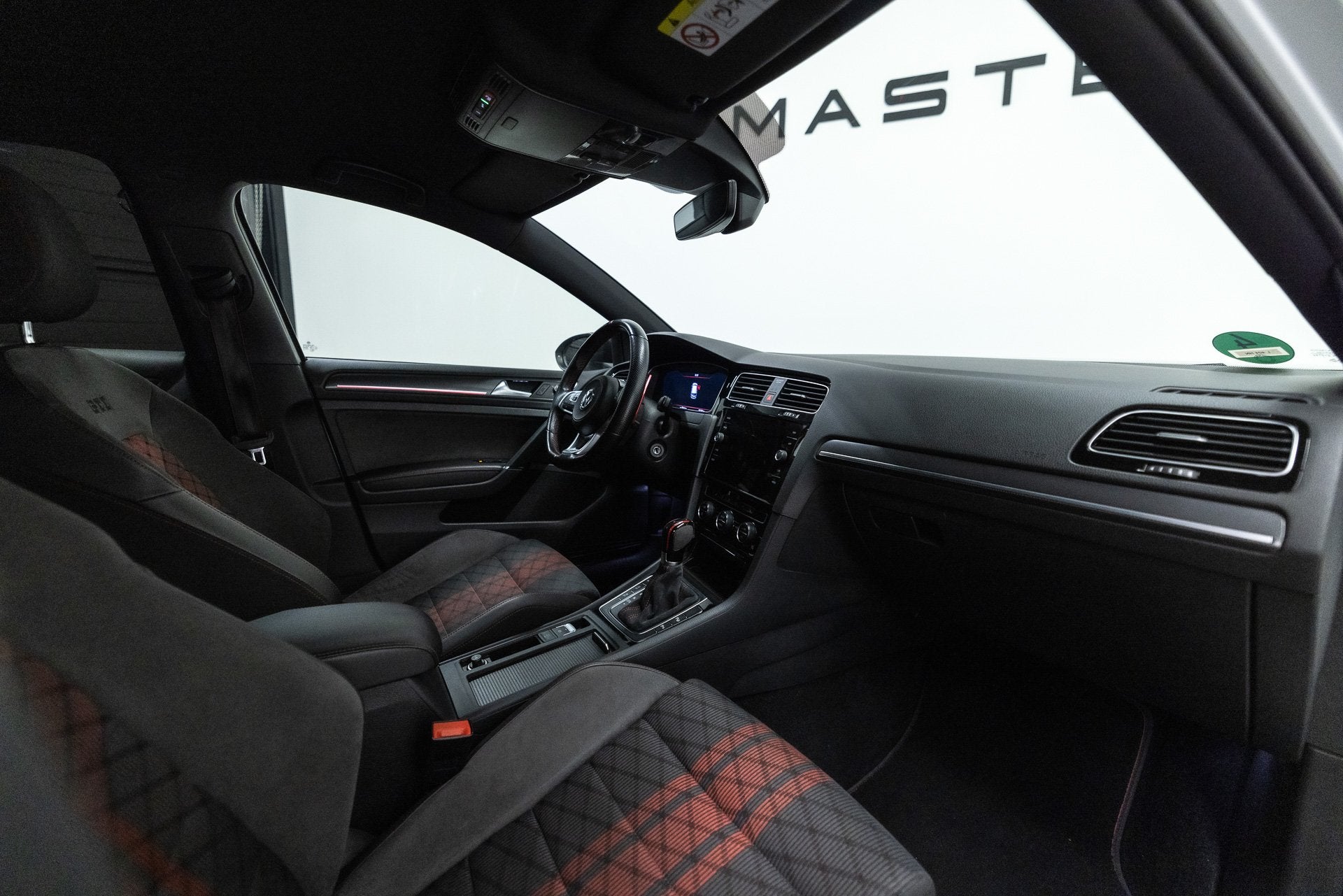 Volkswagen Golf 2.0 TSI GTI TCR (bj 2019, automaat), Gebruikt, Zwart, 4 cilinders, 1984 cc