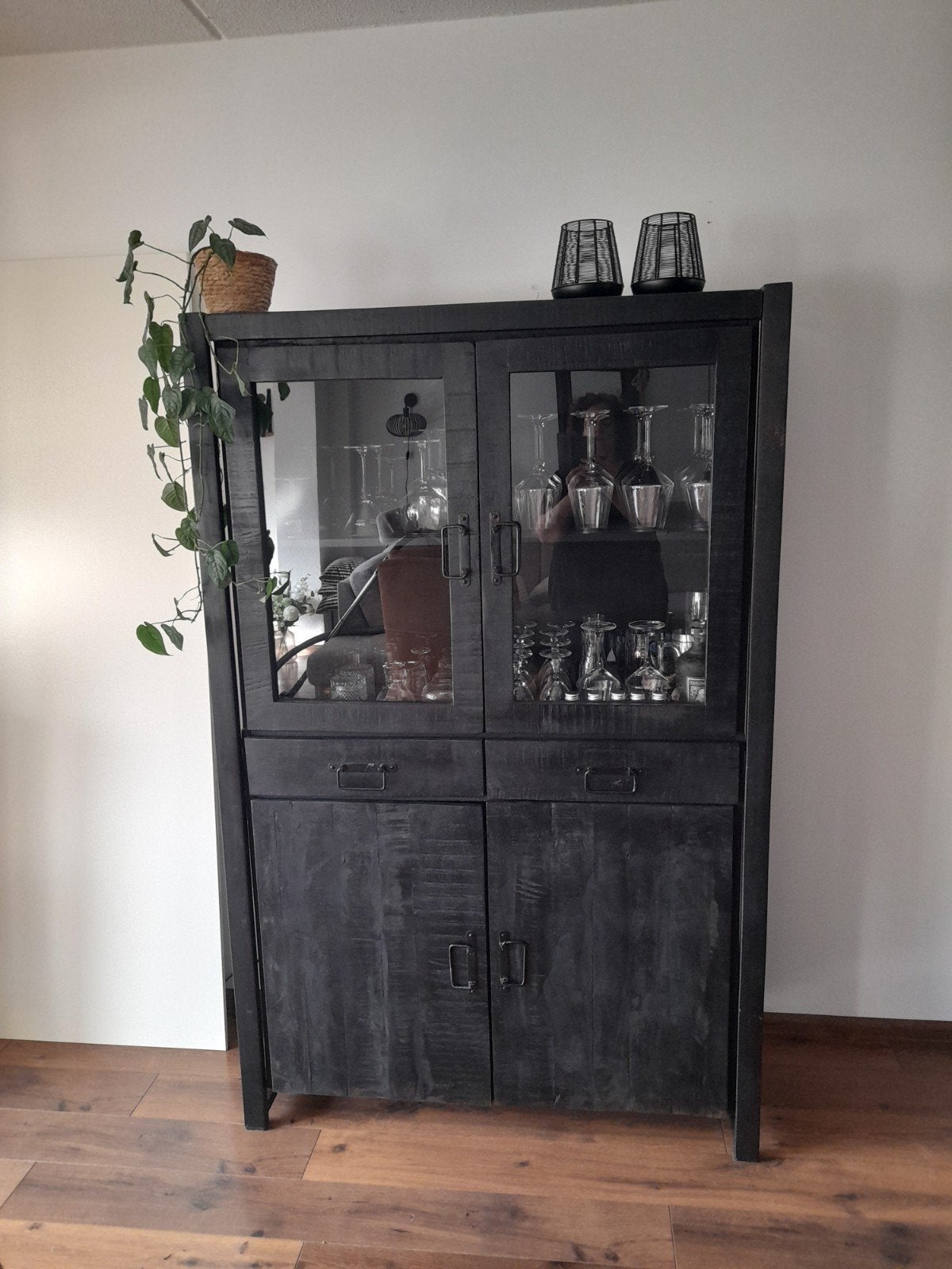 Super gave buffetkast zwart mango hout met zwart staal, Huis en Inrichting, Ophalen, 150 tot 200 cm, Met lade(s), Zo goed als nieuw