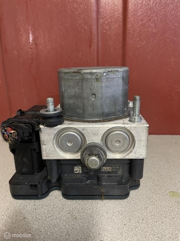 ABS pomp Opel Corsa E ('15-'19) 39002554, Gebruikt, Opel, Ophalen of Verzenden, Opel