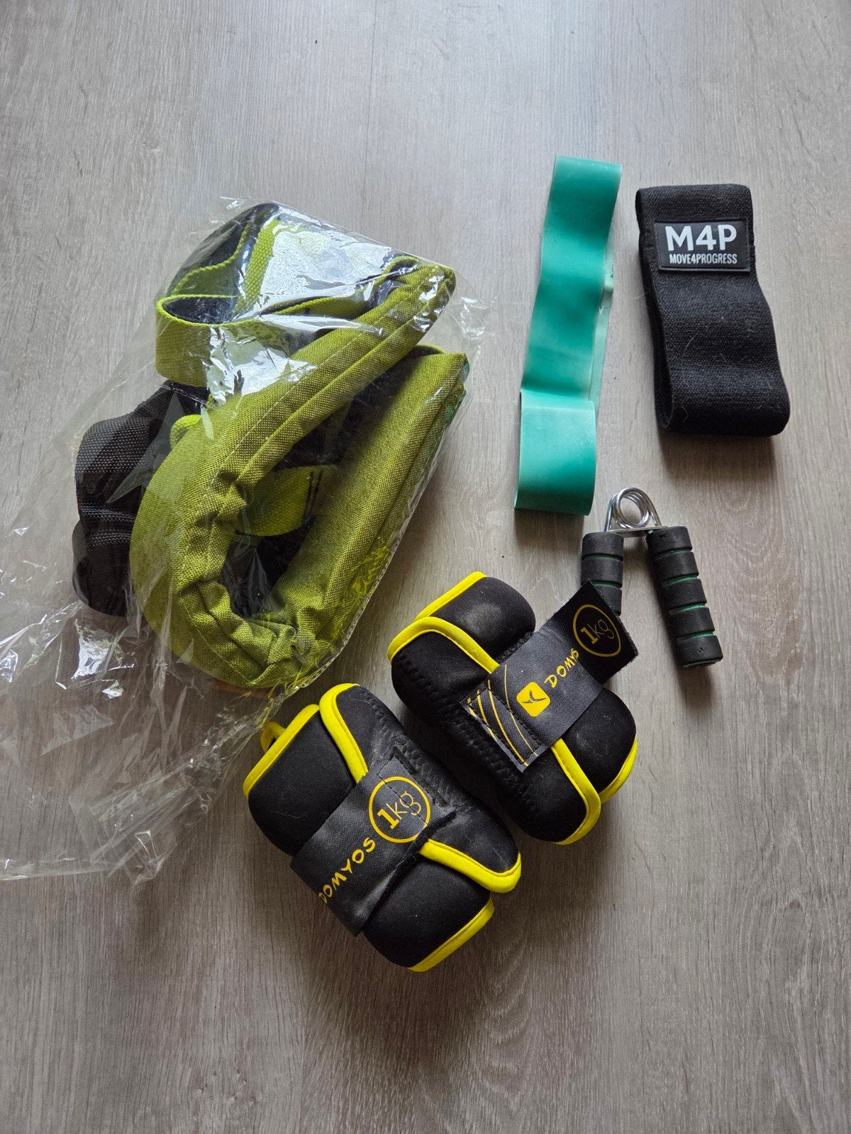 Fitness set: enkelgewichten, weerstandsbanden, handknijper, Sport en Fitness, Ophalen, Zo goed als nieuw, Benen, Halterschijven