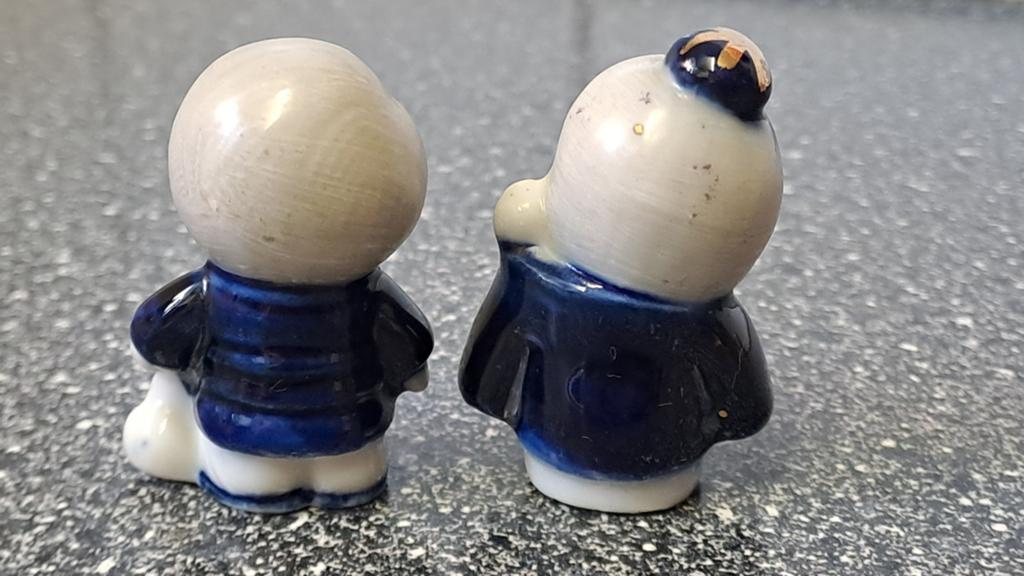 Set van twee vintage chinese beeldjes van een echtpaar., Verzamelen, Ophalen of Verzenden, Zo goed als nieuw, Mens