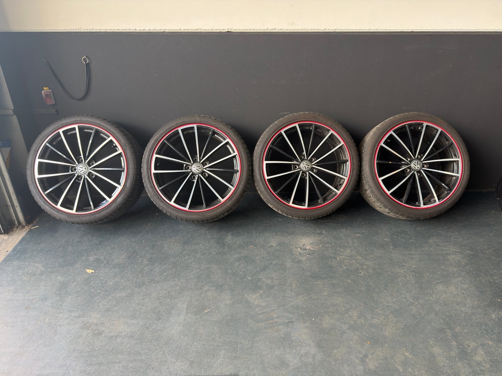 VW Golf 8 GTI Clubsport ed45 Scottsdale 19inch originele, Auto-onderdelen, Banden en Velgen, Gebruikt, Banden en Velgen, 235 mm