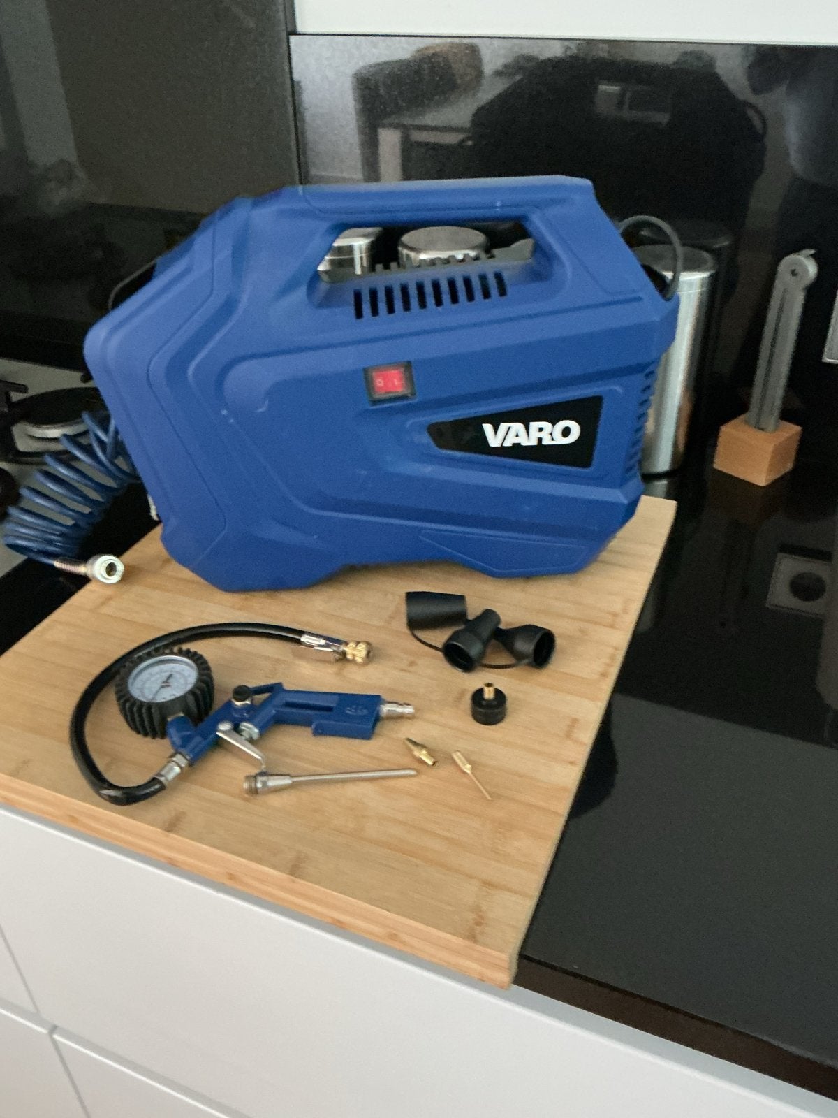 Varo VAR10063/21 olievrije compressor met accessoires, 6 tot 10 bar, Ophalen of Verzenden, Zo goed als nieuw, Minder dan 200 liter/min