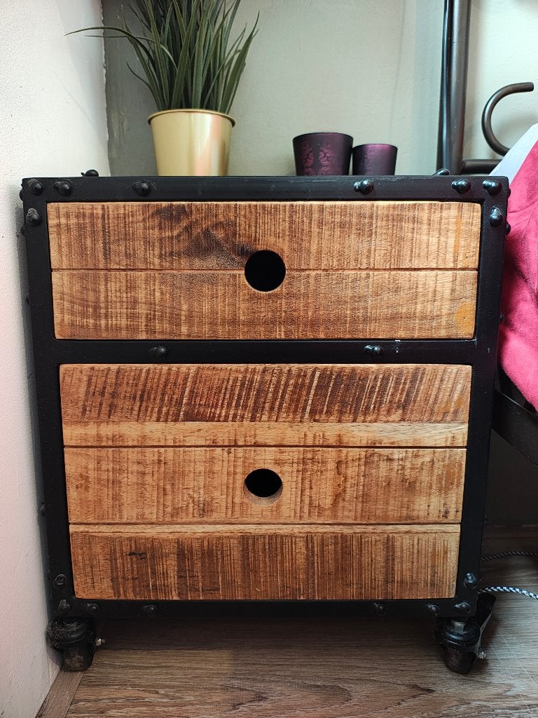2 Robuust houten nachtkastjes met 2 laden, Ophalen, Gebruikt, Minder dan 45 cm, Minder dan 55 cm
