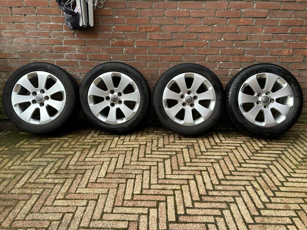 Opel velgen met winterbanden van Vredestein, Ophalen, Gebruikt, Banden en Velgen, 17 inch