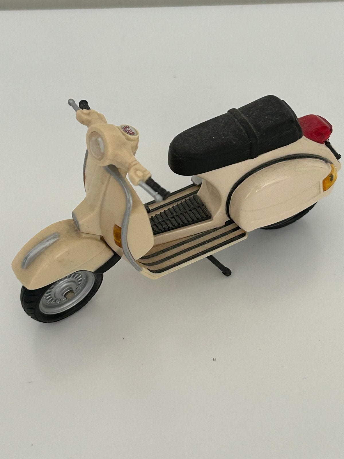 Piaggo Vespa P 200 E Model - Crème Kleur - MT 584, Ophalen of Verzenden, Gebruikt