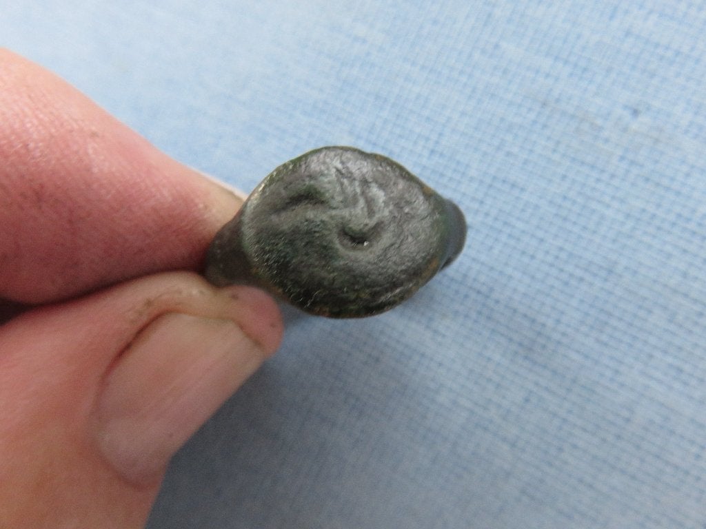 Middeleeuwen – zegelring in brons - 6e - 9e eeuw A.D., Ophalen of Verzenden, Brons, Ring
