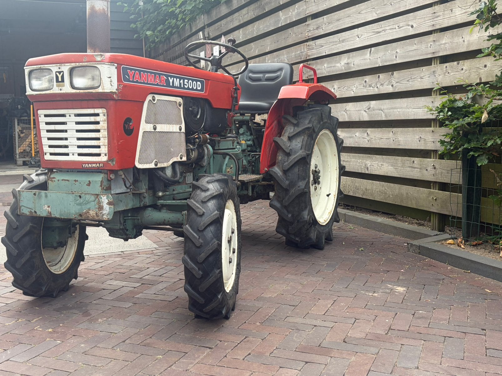 Te koop yanmar ym 1500d, .., Versnellingen, 120 cm of meer, ..