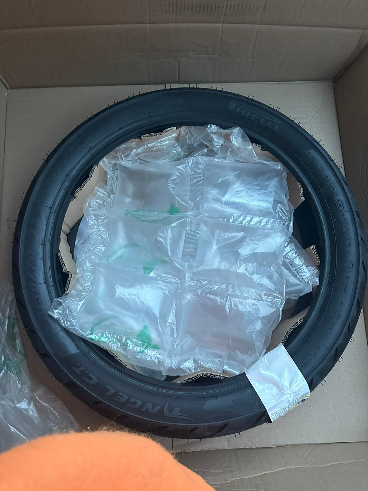 Pirelli Angel 130/70 - 17 62s TL Rear, Ophalen of Verzenden
