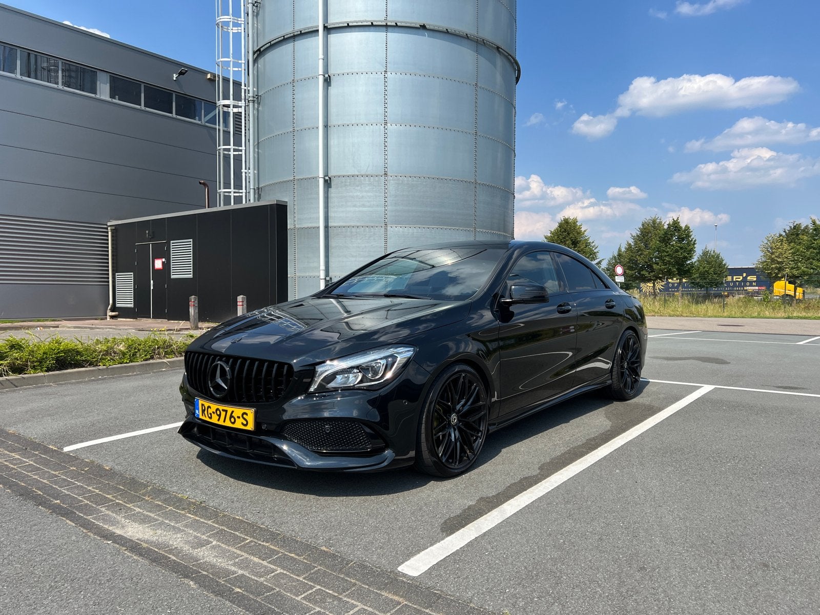Mercedes CLA 180 AMG Line | Automaat | 19” Zwart | 185pk, Zwart, 4 cilinders, 715 kg, 1200 kg