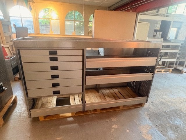 ALUCA (2606) L251 B42 H135 €1199, Ophalen, Zo goed als nieuw, Info@laaiin.nl, Laaiin