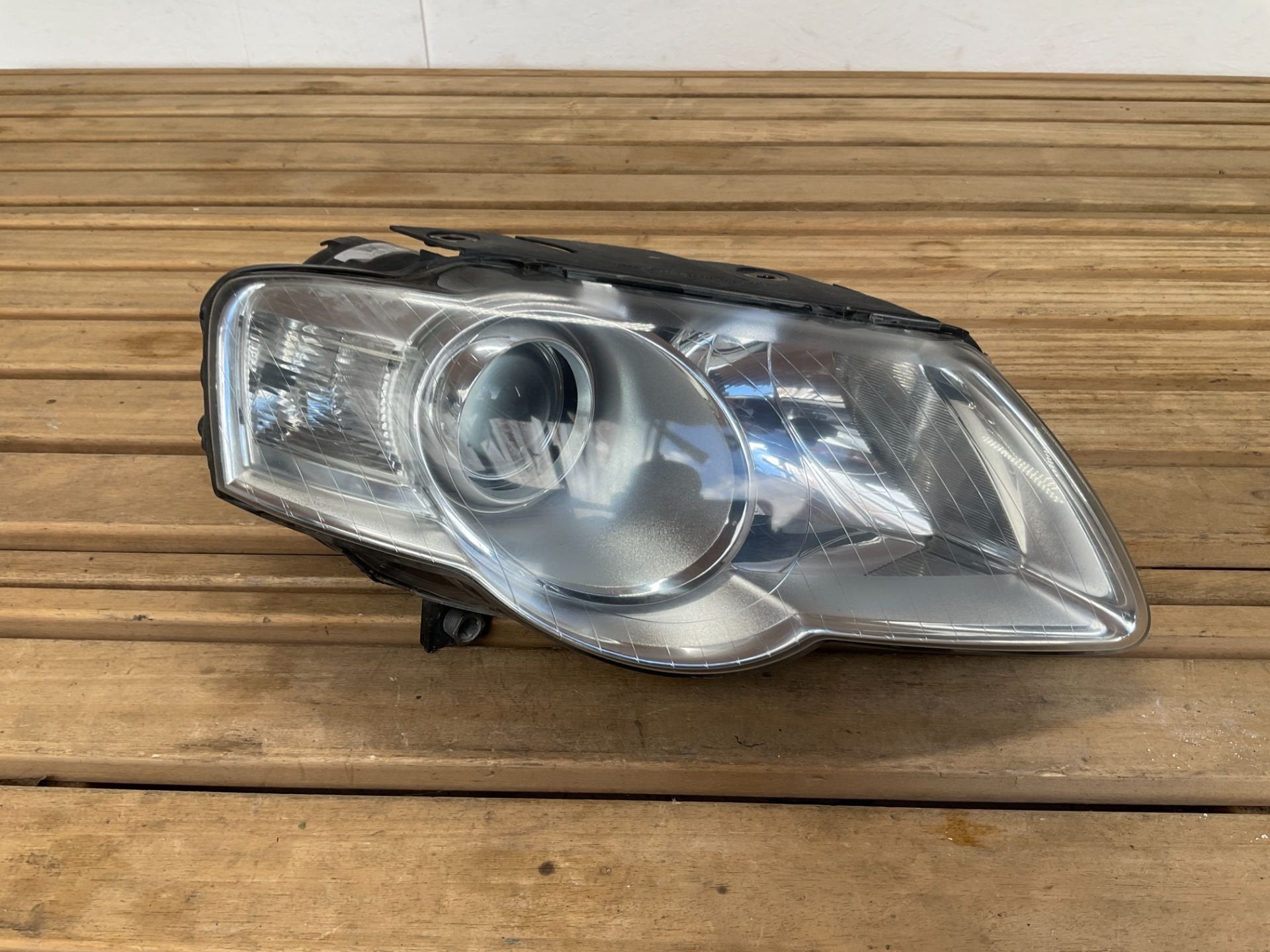 Koplamp Volkswagen Passat B6 2005 2010 RH 3C0941006AA b6-562, Gebruikt, Volkswagen, Volkswagen AG, Berliner Ring 2
38440  Wolfsburg, DE