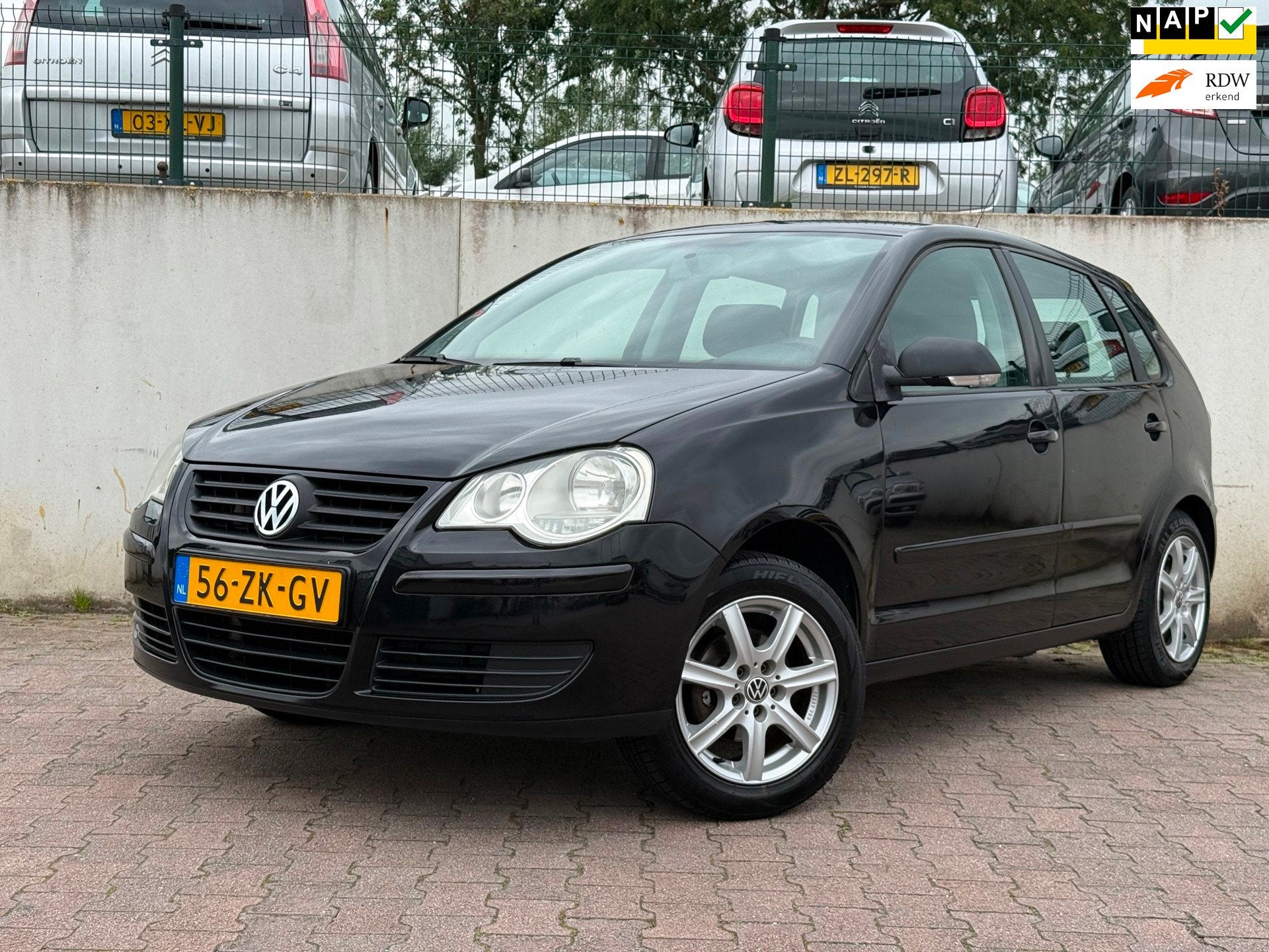 Volkswagen Polo 1.4-16V Optive/AIRCO/APK 08-2027/SPORT VELGE, Voorwielaandrijving, Stof, Zwart, 4 cilinders
