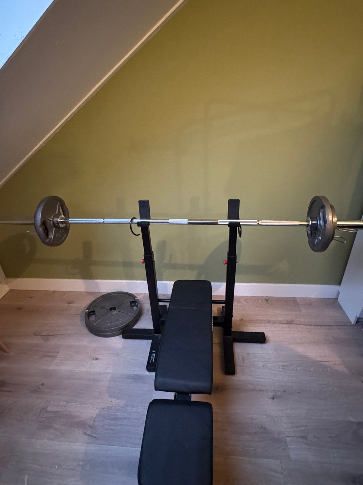 Domyos Bench Press Fold – halterbank + 77 kg gewichten, Ophalen, Zo goed als nieuw, Fitnessbank