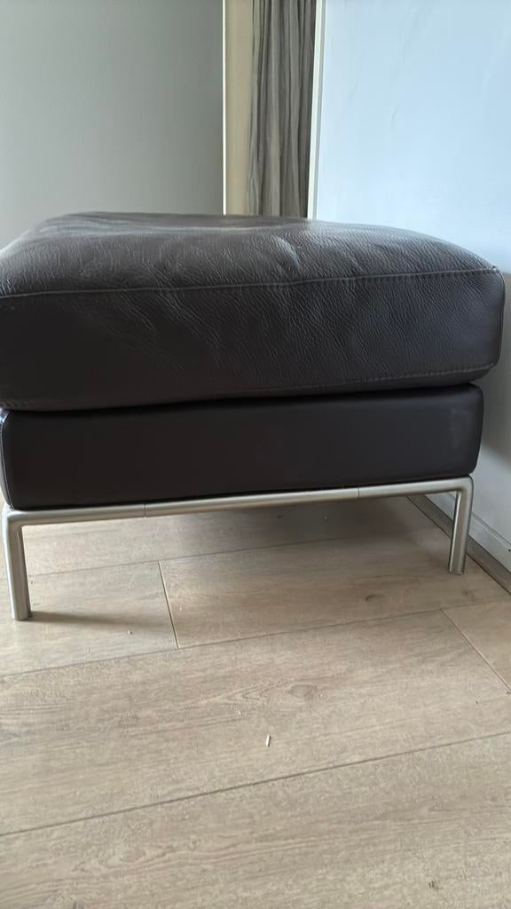 Ikea Arlid lederen bankje / poef Bruin 25€, Huis en Inrichting, Banken | Voetenbanken en Poefen, Ophalen, Leer, 75 tot 100 cm
