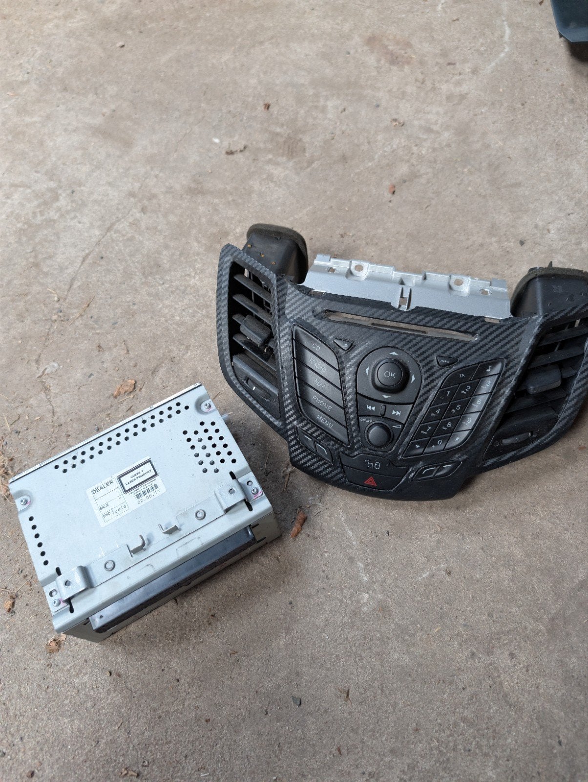Originele Ford Fiesta Radio - Model AHU, Ophalen, Gebruikt