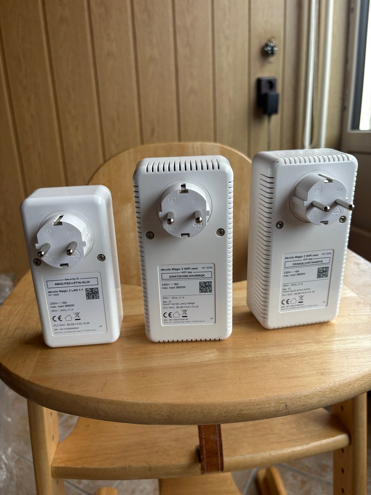 Devolo Magic LAN en Magic WiFi Powerline Adapters, Ophalen of Verzenden, Zo goed als nieuw, Router