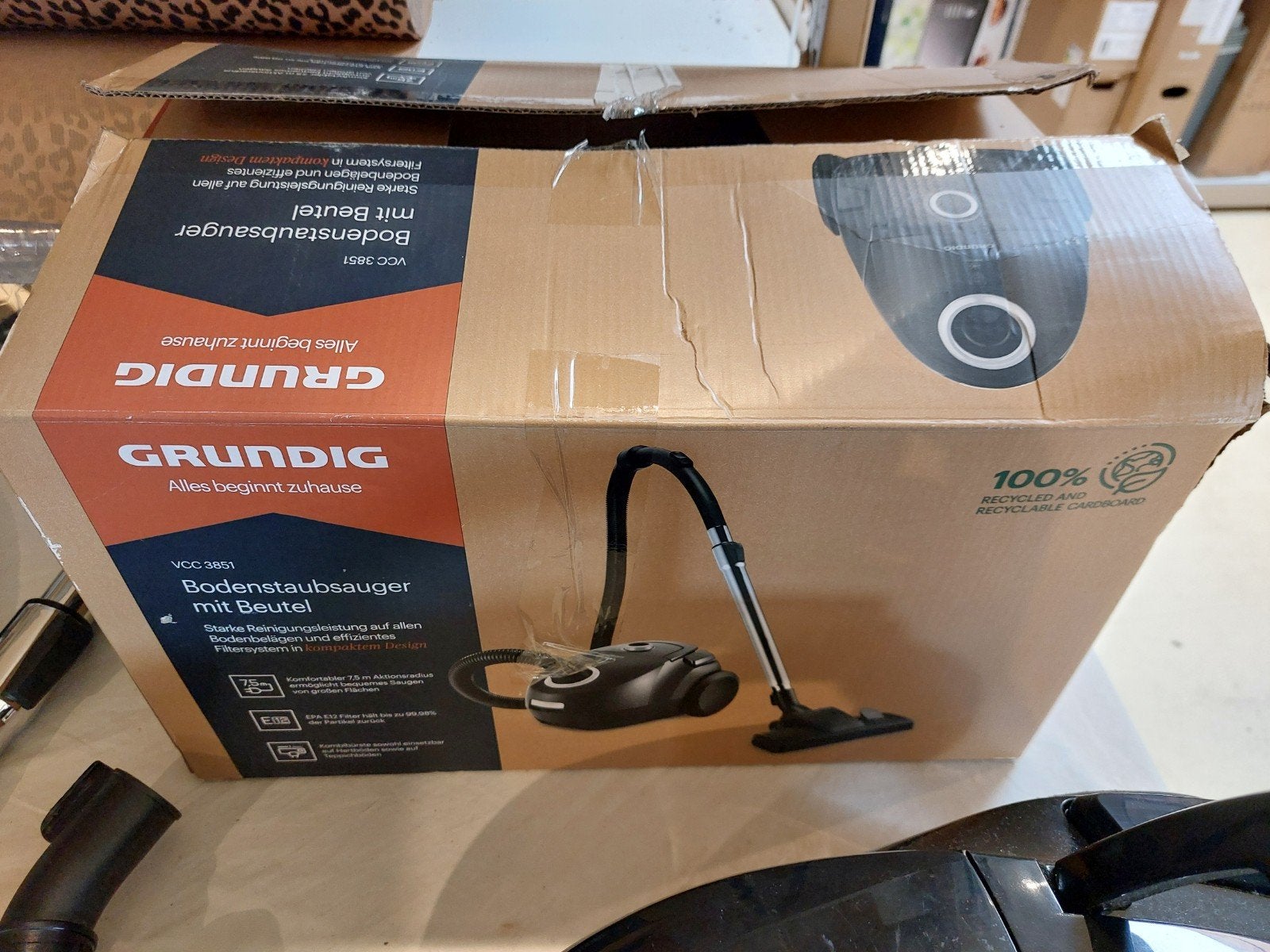 Foto 8 van Stofzuiger Grundig met zak meerdere op voorraad