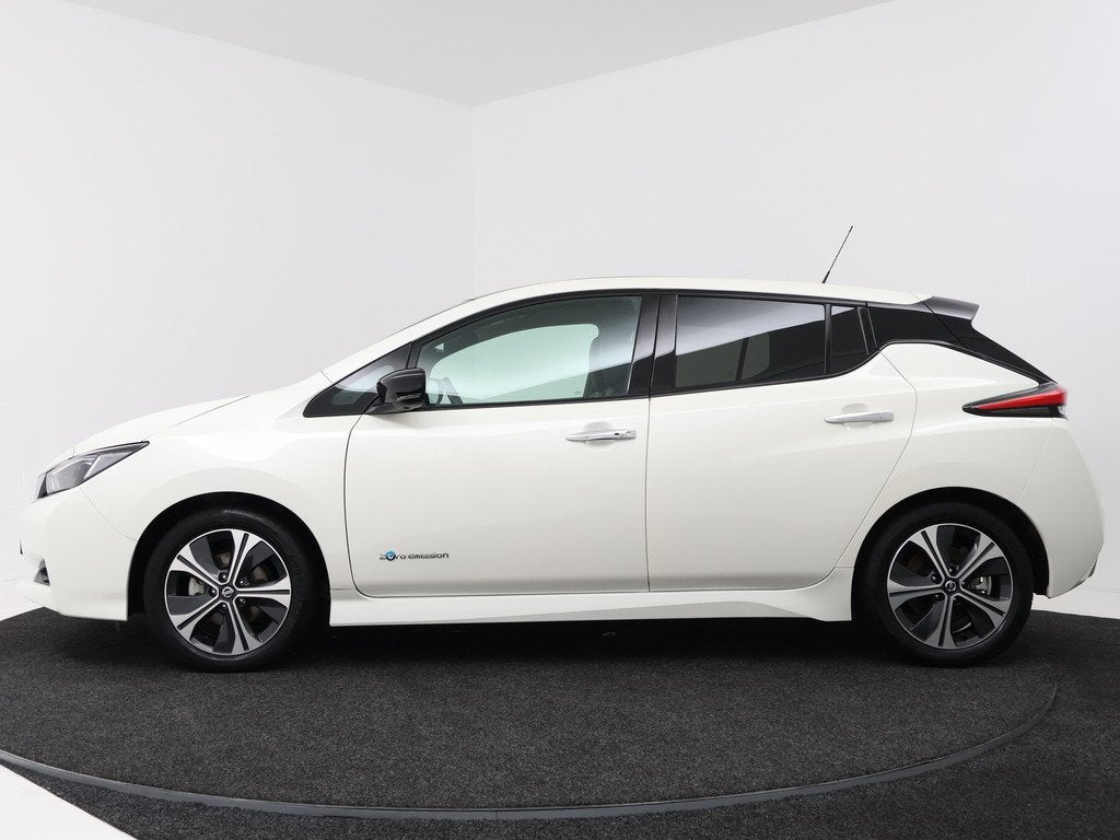 Nissan Leaf N-Connecta 40 kWh | SOH 92,4% | Navigatie | 360, Auto's, Nissan, 12 maanden, Gebruikt, Zwart, Leder en Stof