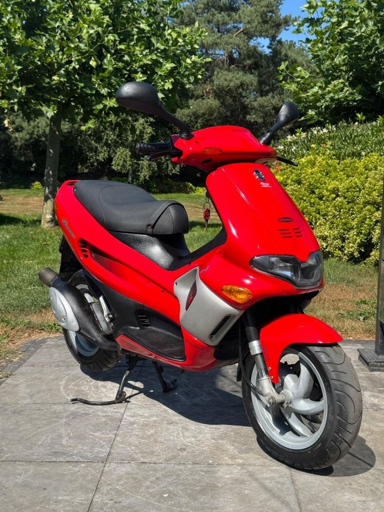 ⭐️Gilera runner darkdream 50cc 2 takt rood 7583 km⭐️