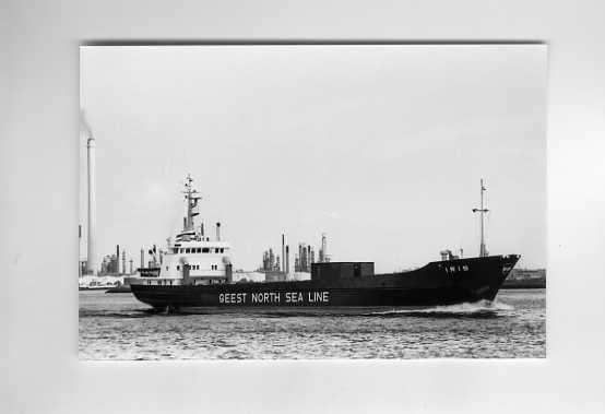 scheepvaart-foto-iris, Verzamelen, Scheepvaart, Ophalen of Verzenden, Zo goed als nieuw, Motorboot, Boek of Tijdschrift